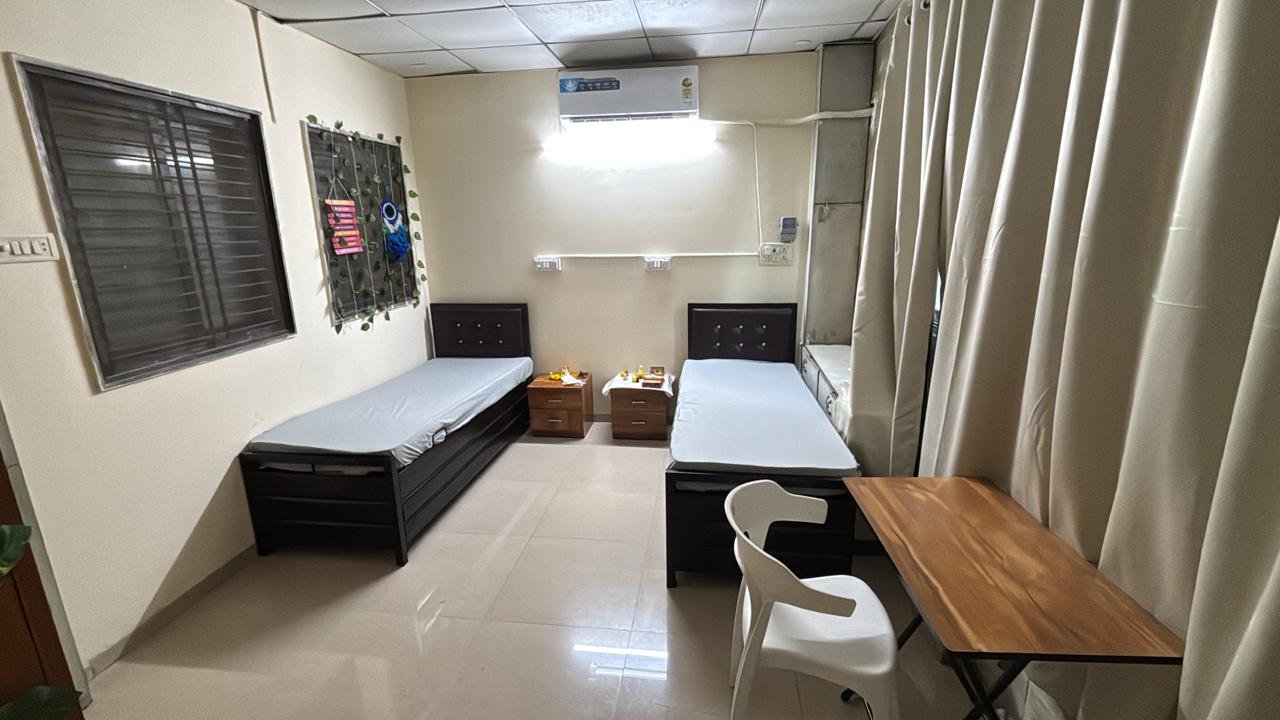 Ashok Samrat Premium Girls AC Rooms room in Malad East